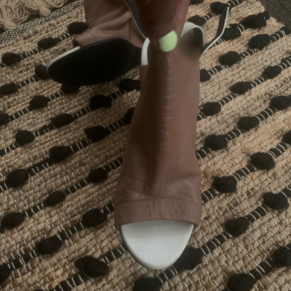 Size 36 (6) Balenciaga good condition - Picture 4 of 8